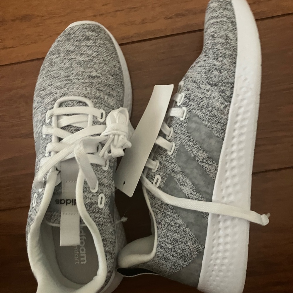 Adidas Gray White Sneakers Minimalist Design - Picture 2 of 3
